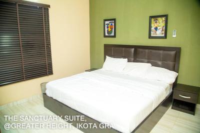 Well Finished 3br Flat, Ikota Gra, Lekki, Lagos, Flat / Apartment for Rent