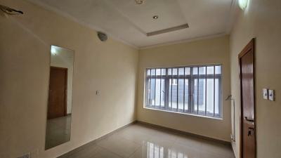 a Mini Flat Apartment, Onike, Yaba, Lagos, Flat / Apartment for Rent