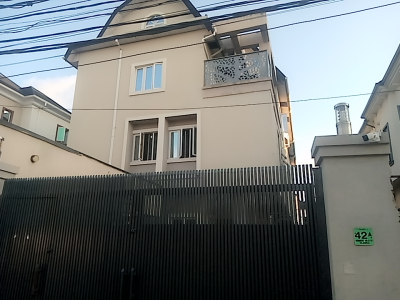 a Neatly and Massively Built 4 Bedroom Flat, Agungi, Lekki, Lagos, Flat / Apartment for Rent
