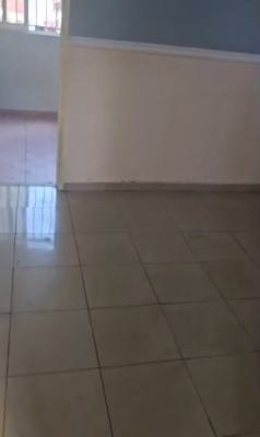 2 Bedrooom Flat , Ground Floor, Tarred Rd, Cofo Handy, Wuse Zone, Wuse, Abuja, Block of Flats for Sale