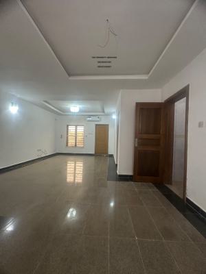 Spacious 3 Bedroom Flat & Bq, Off Admiralty, Lekki Phase 1, Lekki, Lagos, Flat / Apartment for Rent