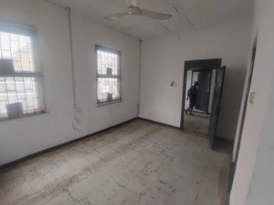Self Compound Office Space, Alagomeji, Yaba, Lagos, Flat / Apartment for Rent