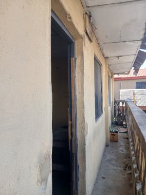 Decently Nice 2 Bedroom, Yaba, Lagos, Flat / Apartment for Rent