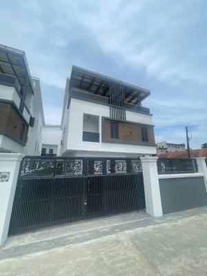 an Amazingly Built 5 Bedroom Fully Detached Duplex in a Very Calm Neig, Cinema|secured Area|bq|spacious Rooms| Spacious Car Park, Ikeja Gra, Ikeja, Lagos, Detached Duplex for Sale