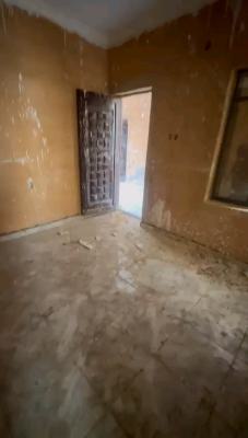 Standard and Spacious Room Self Control, Apata, Shomolu, Lagos, Self Contain (single Rooms) for Rent
