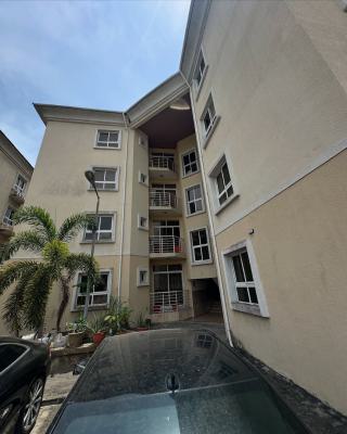 Neatly Used 3 Bedroom Apartment, Bourdillon Court Chevron Drive, Lekki, Lagos, Flat / Apartment for Rent