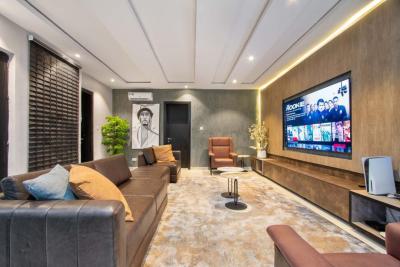 Luxe 2 Bedroom + Private Pool + Snooker, Off Admiralty Way [wounder Park], Lekki Phase 1, Lekki, Lagos, Flat / Apartment Short Let