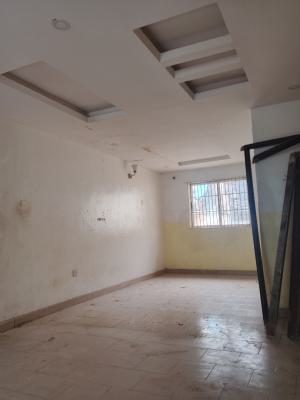 Fairly Used Solid 3 Bedroom Available in a Serene Area, Alagomeji, Yaba, Lagos, Flat / Apartment for Rent