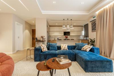 Elegant 2-bedroom Apartment with Pool & Gym, Lekki Phase 1, Lekki, Lagos, Flat / Apartment Short Let