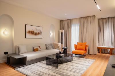 Newly Furnished Luxurious 4 Bedroom Apartment with a Private Bedroom, Lekki Phase 1, Lekki, Lagos, Flat / Apartment Short Let