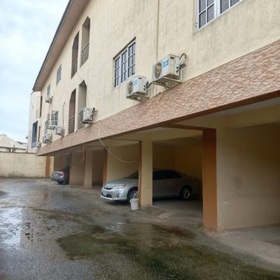 Well Maintained 4 Bedroom Duplex with Enough Parking Space, Magodo, Lagos, Terraced Duplex for Rent