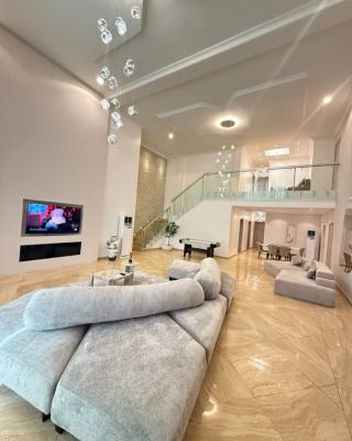Neena Global Properties Luxury 4 Bedroom Penthouse Apartment, Parkview, Ikoyi, Lagos, Flat / Apartment Short Let