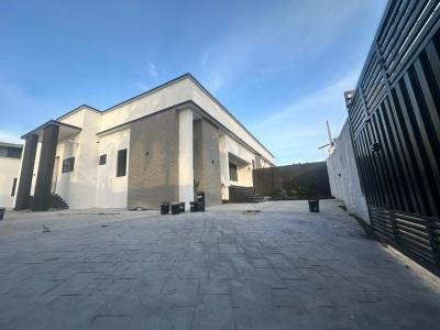 3 Bedroom Bungalow with a Spacious Room and Parlor Self Contained Bq, Arisekola, New Bodija, Ibadan, Oyo, Semi-detached Bungalow for Sale