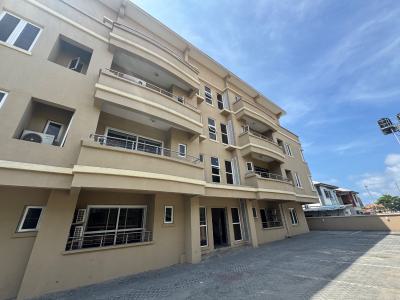 a Serviced 3 Bedroom Penthouse with Elevator and 2 Bq, Lekki Phase 1, Lekki, Lagos, Flat / Apartment for Rent