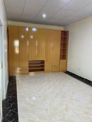 Spacious 2 Bedrooms Flat, Along Chevron Drive, Lekki, Lagos, Flat / Apartment for Rent