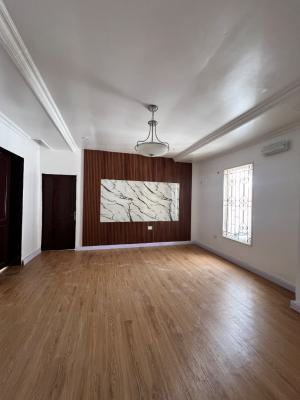 Spacious 3 Bedroom Apartment, Lekki Phase 1, Lekki, Lagos, Flat / Apartment for Rent