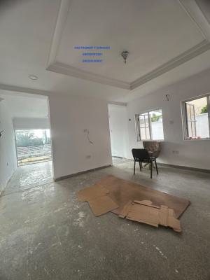 Front-facing Commercial Space on Groundfloor, Facing a Busy Commercial Road @ Lekki Phase 1, Lekki Phase 1, Lekki, Lagos, Restaurant / Bar for Rent