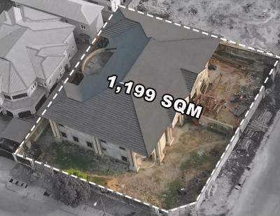 a Building at a Corner Piece with a Building., Lekki Phase 1, Lekki, Lagos, Mixed-use Land for Sale