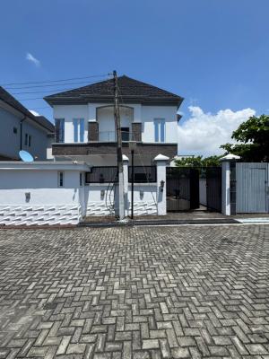 𝐌𝐀𝐈𝐍𝐓𝐀𝐈𝐍𝐄𝐃 5 𝐁𝐄𝐃𝐑𝐎𝐎𝐌 𝐃𝐄𝐓𝐀𝐂𝐇𝐄𝐃 𝐃𝐔𝐏𝐋𝐄𝐗, Chevron, Lekki, Lekki Phase 2, Lekki, Lagos, Detached Duplex for Rent