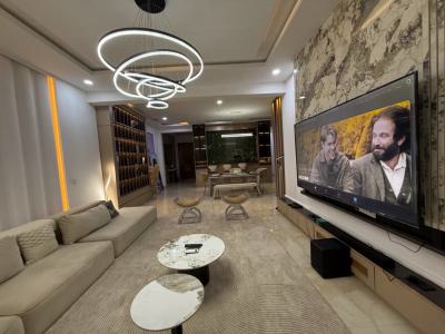 Cozy 2 Bedroom Apartment with Pool,gym,ps5 & Lounge, Ikate, Lekki, Lagos, Flat / Apartment Short Let