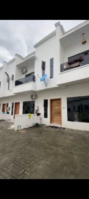 Standard 3 Bedrooms Terraced Duplex, Ikota, Lekki, Lagos, Terraced Duplex for Sale