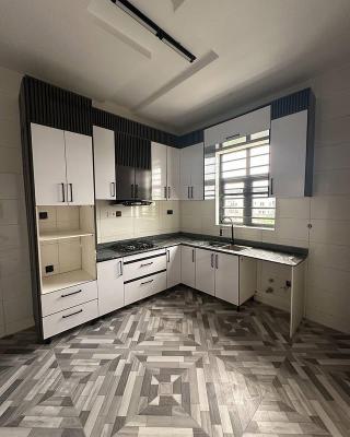 Distress 2bedroom Apartment, Lekki Scheme 2, Ajah, Lagos, Flat / Apartment for Sale