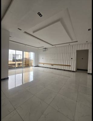 Serviced 3 Bedroom Flat on Pentfloor with Bq, Lekki Phase 1, Lekki, Lagos, Flat / Apartment for Rent