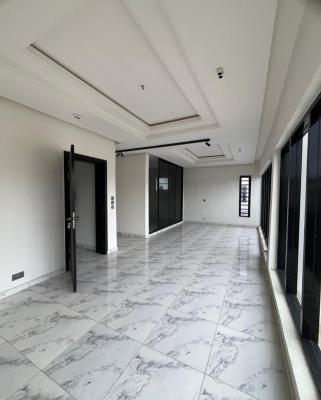 Lovely 2 Bedroom Apartment with Bq, Lekki Phase 1, Lekki Phase 1, Lekki, Lagos, Block of Flats for Sale