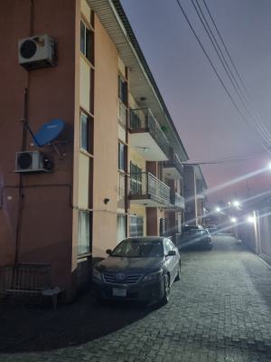 Very Decent 3 Bedroom Apartment, Shepherd  Court, Anthony, Maryland, Lagos, Flat / Apartment for Rent