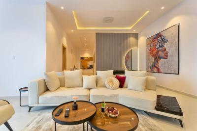 2 Bedroom Airbnb Apartment  with a Pool, Gym, Snooker, Balcony, Lekki Phase 1, Ibeju Lekki, Lagos, Flat / Apartment Short Let