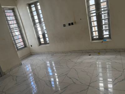 Single Room in a Shared Apartment, Lekki, Lagos, Flat / Apartment for Rent