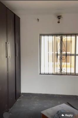 Spacious Master Bathroom in a Shared Apartment, Chevy View Estate Chevron, Lekki, Lagos, Flat / Apartment for Rent