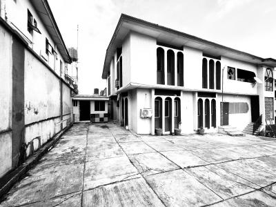 Well Maintained 2units of 3bedroom(5bedroom Detached Duplex), Secured Estate,4mins Drive to Berger Bus Stop, Ojodu Berger, Ojodu, Lagos, Block of Flats for Sale