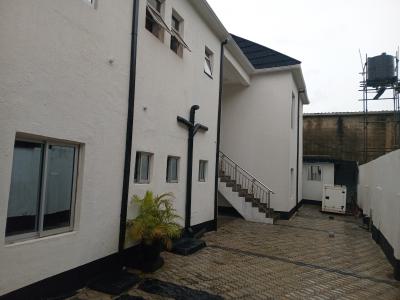 Los Angeles 2 Bedrooms Flat, Off Commercial Avenue, Sabo, Yaba, Lagos, Flat / Apartment for Rent
