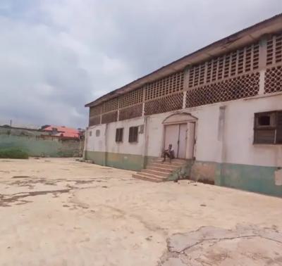 an Old Complex on 2500sqm Land, Poor, Near Top One Garden, Ibadan, Oyo, Commercial Property for Sale
