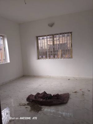 Standard 3 Bedroom Apartment, Yaba, Lagos, Flat / Apartment for Rent