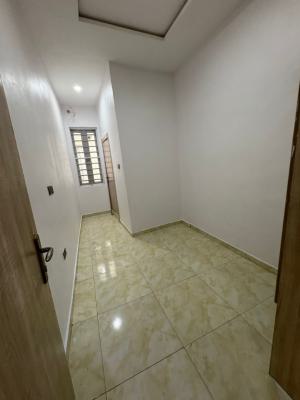 Affordable Room in a Shared Apartment, Royal Pine Estate Orchid Road Eleganza Bustop Lekki Lagos, Lekki Phase 2, Lekki, Lagos, Flat / Apartment for Rent