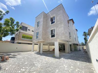 Luxury 2 Bedroom with Pool, Gym, Lift & 24/7 Power Supply, Off Admiralty Road, Lekki Phase 1, Lekki, Lagos, Flat / Apartment for Rent
