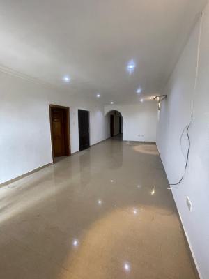 3 Bedroom Flat on First Floor, Lekki Phase 1, Lekki, Lagos, Flat / Apartment for Rent