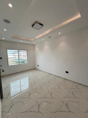 Spacious Semi Master Bedroom in Service, Horizon Court, Ikate, Lekki Lagos, Ikate, Lekki, Lagos, Flat / Apartment for Rent