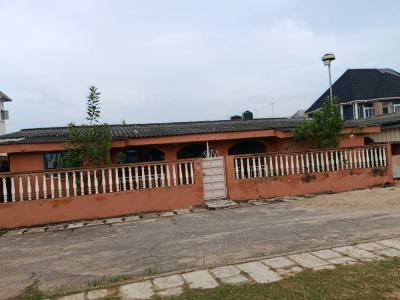 Well Renovated 5 Bedroom Detached Bungalow with Bq, Chevron Housing Estate, Satellite Town, Ojo, Lagos, Detached Bungalow for Sale