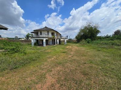 Well Fenced and Gated Structure on 3500sqm of Land, Oba Adesida Street, Iyaganku Gra, Iyaganku, Ibadan, Oyo, Detached Duplex for Sale