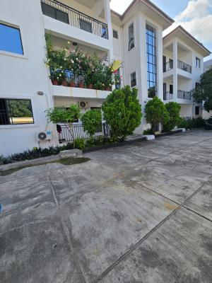 Spacious 3 Bedroom Apartment  with Bq, Off Admiralty Rd, Lekki Phase 1, Lekki, Lagos, Flat / Apartment for Rent