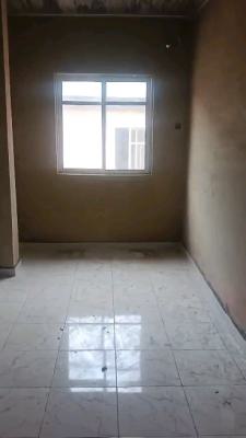 Standard and Spacious 2 Bedroom Flat, Adekunle, Adekunle, Yaba, Lagos, Flat / Apartment for Rent