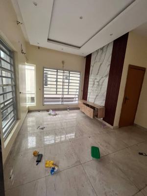 Neatly Used 2 Bedroom Apartment, Agungi, Lekki, Lagos, Flat / Apartment for Rent