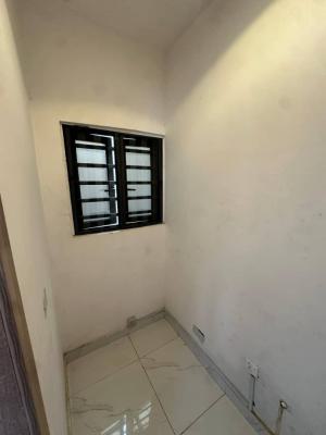 2 Bedroom Penthouse 4th Floor, Ologolo, Lekki, Lagos, Flat / Apartment for Rent