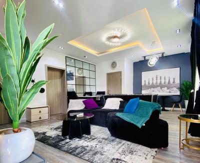 Cozy 2 Bedroom Apartment with Snooker Board, Cyberville Estate, 5 Minutes Walk to The Beach, Ikate Elegushi, Lekki, Lagos, Flat / Apartment Short Let