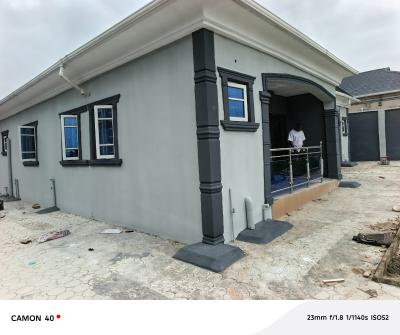 2 Bedroom Flat, Elepe Ijede Road, Ikorodu, Lagos, Flat / Apartment for Rent