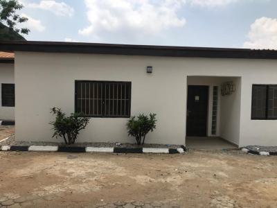 Well Refurbished 2 Bedroom En-suite Bungalow , Perfect for Just Office, Wuse2, Wuse 2, Abuja, Detached Bungalow for Rent