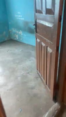2 Bedroom Flat, Off Bayo Oyewale Street, Ago Palace, Isolo, Lagos, Flat / Apartment for Rent